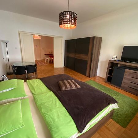 Holiday Apartments & Rooms Next Danube Promenade Budapest Exterior photo